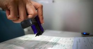 La historia de la auxiliar de Arica despedida por viajar a Tacna en licencias médicas: Viajes eran por salud y fue reincorporada