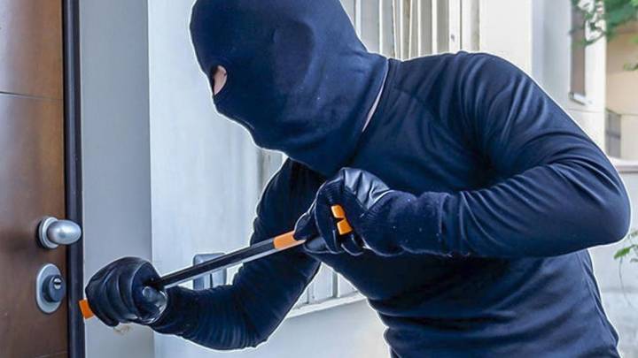 “Tres veces me han robado este año”: la frustración crece entre los hosteleros de un barrio en Bilbao