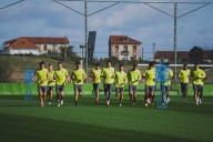 El Racing busca el asalto al liderato en El Molinón