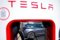 Tesla’s ‘full self-driving’ faces another federal safety probe
