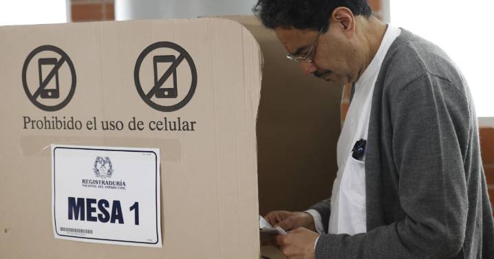 Iván Cepeda ganó la consulta del Pacto Histórico y buscará la Presidencia de Colombia con la bandera de la paz
