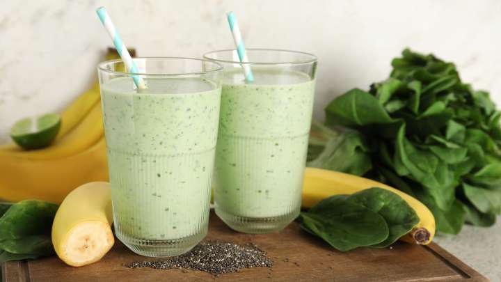 What You Should Know Before Adding Chia Seeds To Smoothies