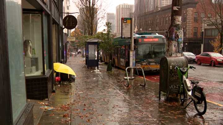 1 injured in Metro stabbing in Seattle