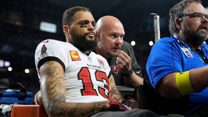 NFL news: Mike Evans suffers broken clavicle injury in Buccaneers loss to Lions
