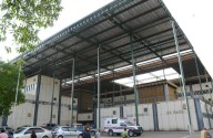 Tragedia: Una persona falleció y otra está grave tras chocar contra un contenedor