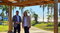 Motril continúa la transformación de sus playas con la renovación de módulos de aseo