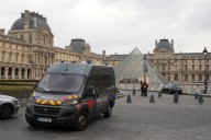 Thieves steal jewels in seven-minute heist at Louvre