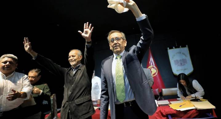 Apra: Jorge del Castillo y Mauricio Mulder presentaron su precandidatura para la presidencia y primera vicepresidencia
