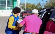 Entregan 2,586 despensas a adultos mayores y personas con discapacidad