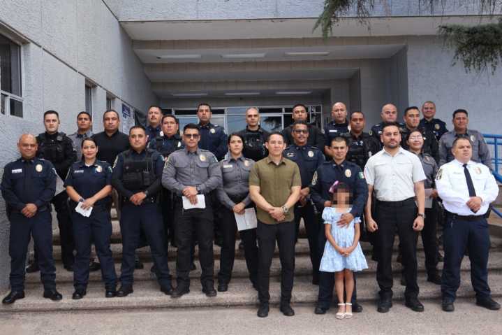 Entrega Municipio “Cheques de Alto Impacto” a 49 policías