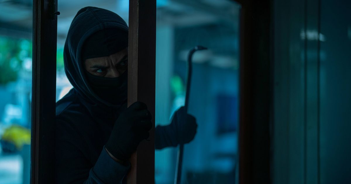 Ex-burglar reveals how they select homes to raid and identify weaknesses