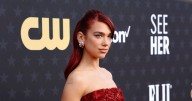 Callum Turner reveló tierno origen de romance con Dua Lipa