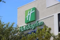 Miami woman accused of murder, hiding body at Holiday Inn