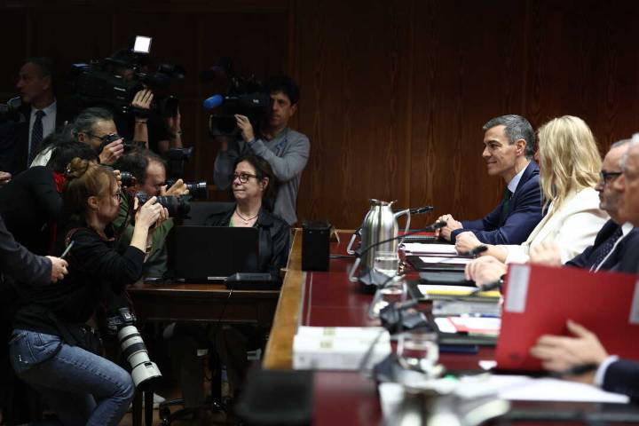 Sánchez choca con el presidente de la 'comisión Koldo' del Senado: "Esto es un circo"