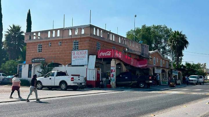 Ixmiquilpan: Camioneta es retenida por pobladores tras choque