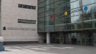 Juicio en Alicante a un profesor de surf por agredir sexualmente a una alumna de 17 años en la tabla