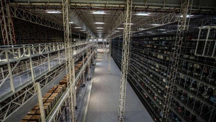 Blackstone, Partners Group o Mountpark agitan el mercado logístico con la venta de naves por 600 millones