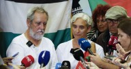 Colau y Coronas regresan a Barcelona tras ser deportados por Israel con denuncias políticas y un discurso radical