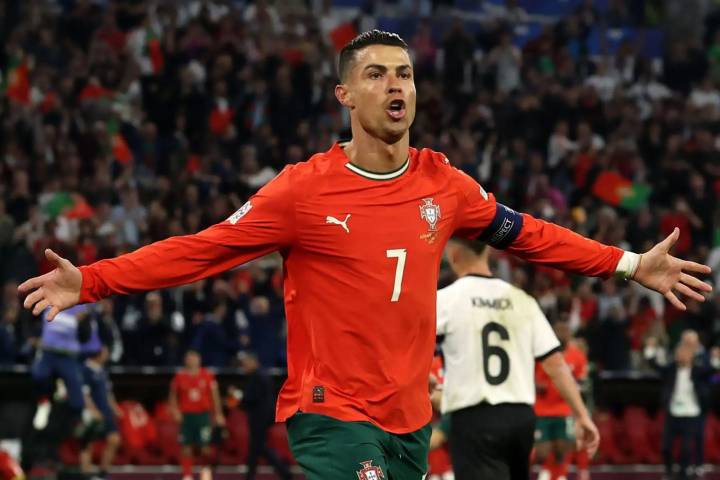 ¡Otro hito! Cristiano Ronaldo es el primer jugador de fútbol milmillonario