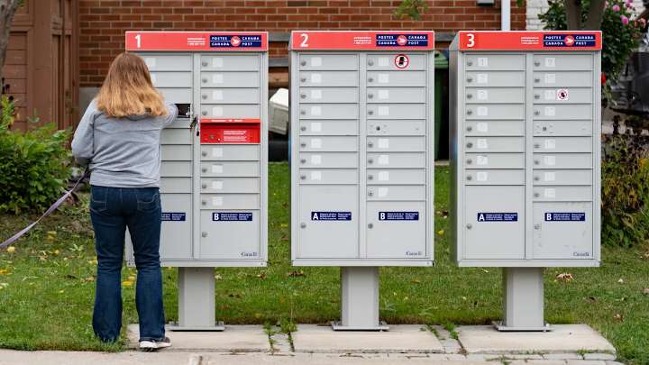 Canada Post mail delivery resumes after union launches rotating strike, but what does that mean?