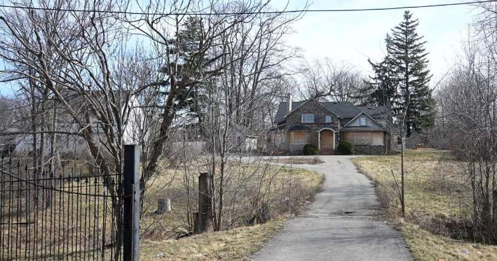 Welland mayor won’t overrule council on Niagara Street towers decision