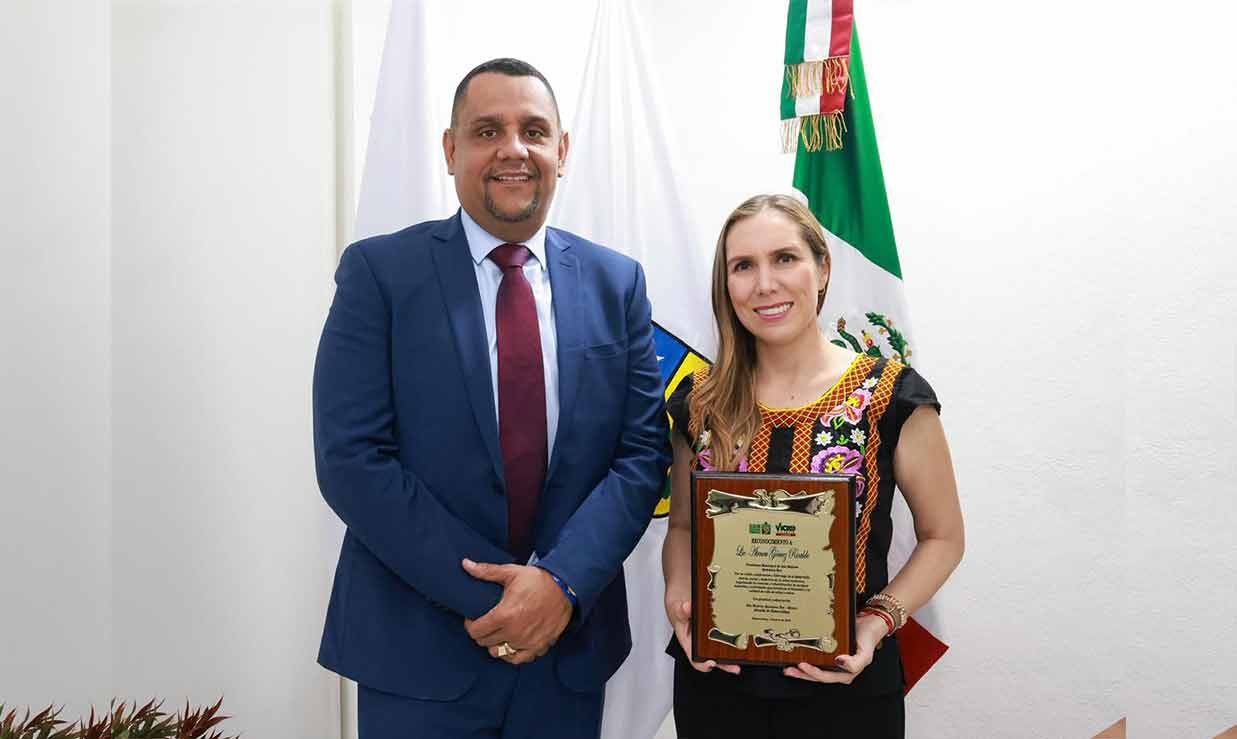 Atenea Gómez Ricalde recibe reconocimiento internacional por su compromiso con la niñez con de Isla Mujeres