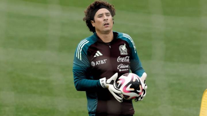 Luis Hernández arremete contra Memo Ochoa: “Su tiempo ya pasó”