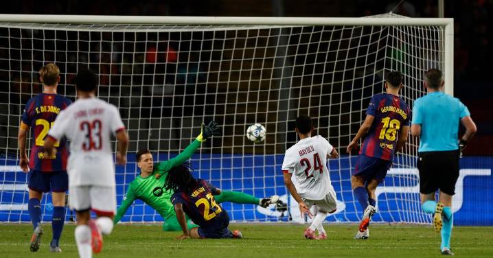 Barcelona cae ante PSG en estreno local de la Liga de Campeones