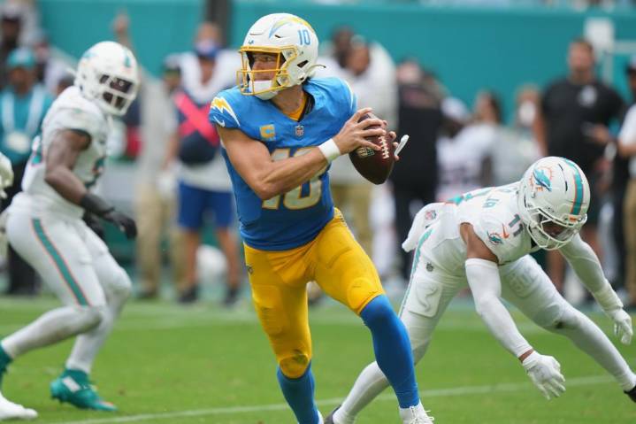 Justin Herbert backs up Jim Harbaugh’s lofty praise in rallying depleted Chargers to victory