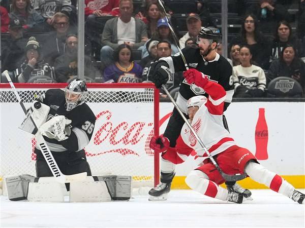 Lucas Raymond scores in shootout as Red Wings beat Kings 4