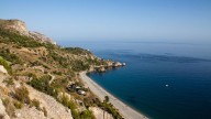Nerja impulsa un proyecto turístico con miradores en los acantilados de Maro