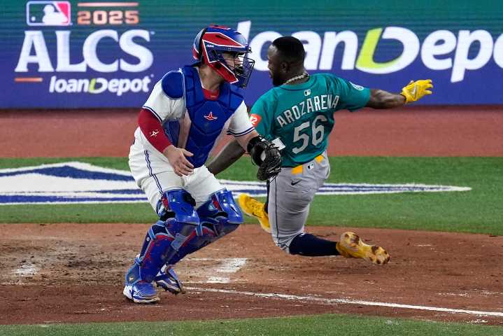 Where to watch the Mariners vs. Blue Jays ALCS, Game 7, today for free