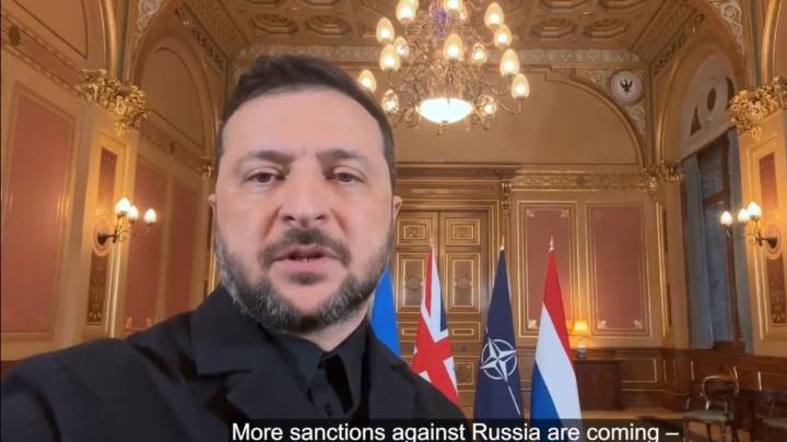 'Very Right Move': Zelenskyy Praises European, American Sanctions Against Russian Oil