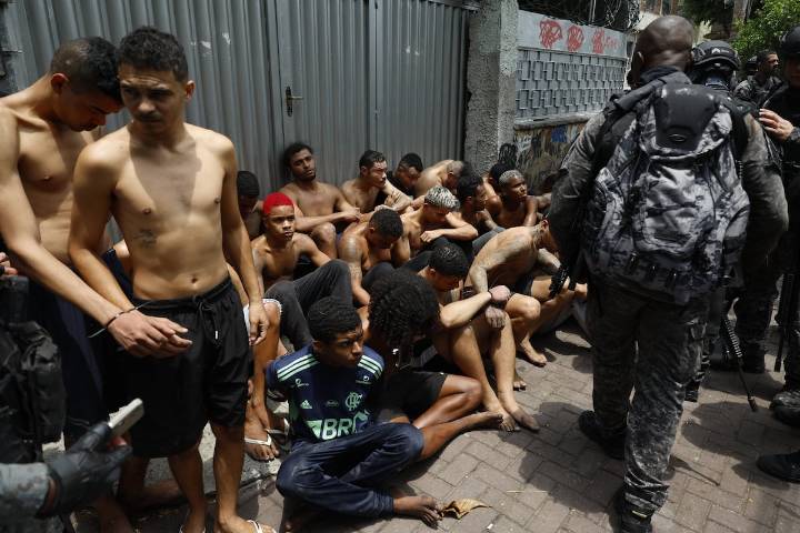 Al menos 64 muertos y decenas de detenidos en una megaoperación contra el crimen organizado en Río de Janeiro