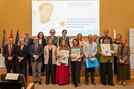 La Cátedra de Comunicación, Salud Mental y Adicciones de la CEU UCH premia a los profesionales de la información y la sanidad por su labor tras la DANA