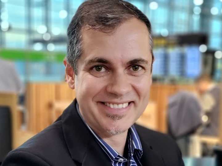 Adrián Díaz, emprendedor español experto en China: “No dan dinero para las ONG porque no entienden trabajar para darle el dinero a otro”
