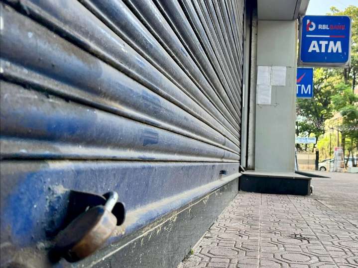 Karwa Chauth 2025 Bank Holiday: Are Banks Open Or Closed On October 10?