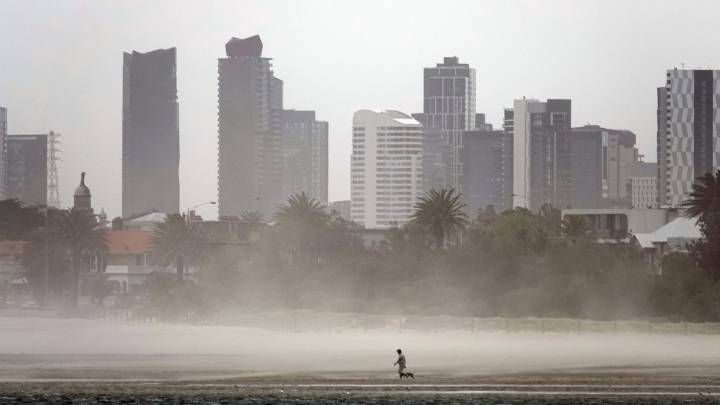 Victoria facing destructive gusts fand severe weather warnings following epidemic thunderstorm asthma risk