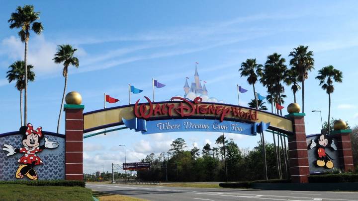 Disney attendance plunges to all-time low for 2025 as visitors report 'ghost towns' at parks