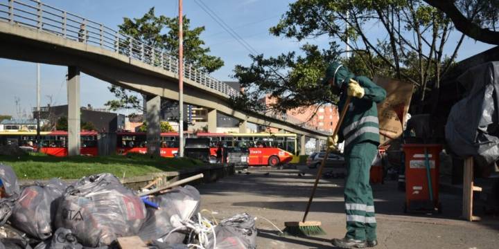 La CRA suspendió el proyecto que buscaba cambiar las tarifas del servicio de aseo en Colombia: esto pasó