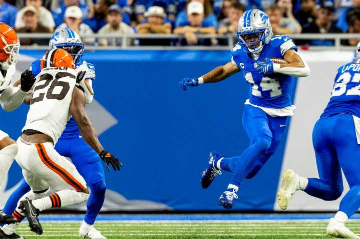 Lions’ St. Brown draws Michael Jordan, Kobe comparison from WR coach