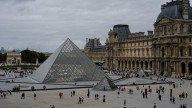 Louvre museum closes temporarily following major theft