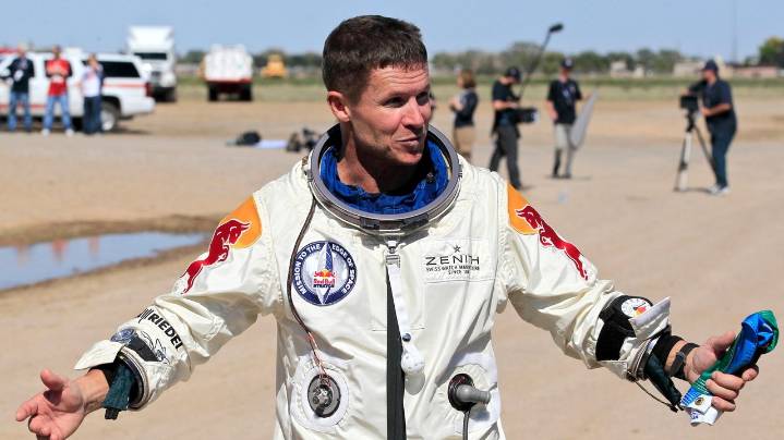 Extreme athlete Baumgartner's death in paragliding crash was due to human error, inquiry finds
