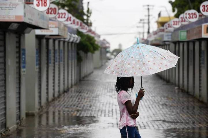 Huracán Melissa deja al menos 10 muertos en Haití y “bajo aguas” un municipio de Cuba