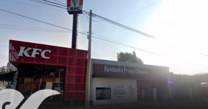 Atracan a trabajadores de KFC de la 25 Poniente