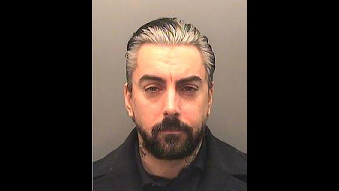 Pedófilo y excantante de Lostprophets fue asesinado en cárcel del Reino Unido