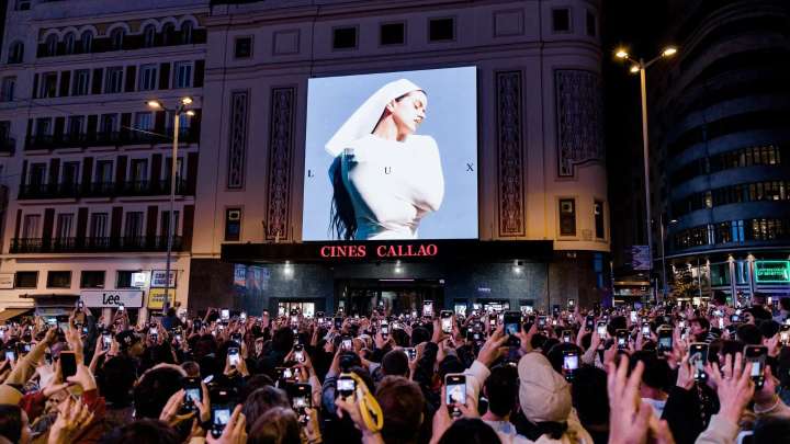 El Ayuntamiento de Madrid revisa si Rosalía tenía autorización para paralizar Callao