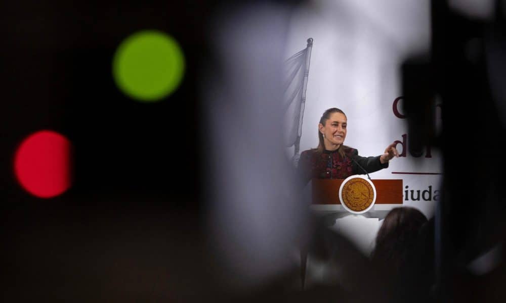 Sheinbaum anuncia investigación de los avisos de bomba y los altercados del 2 de octubre