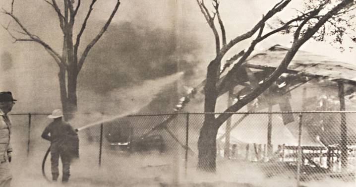 Histories: County fairground sheep barn burns down in 1972