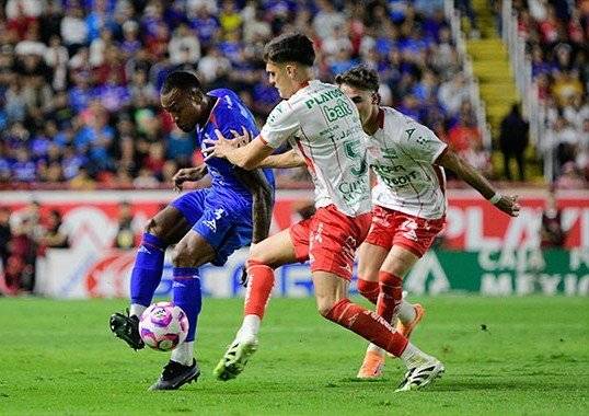 Necaxa y Cruz Azul empataron 1